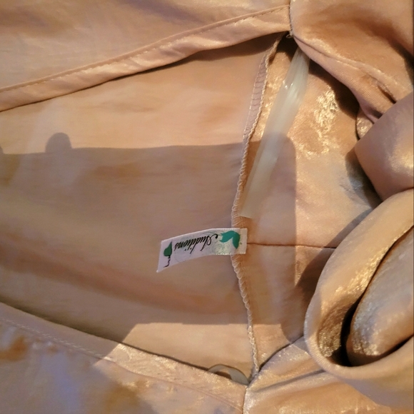 New Auditions romper. Large open keyhole back. Mock neck. Small. Ruffle trim. - Picture 8 of 8